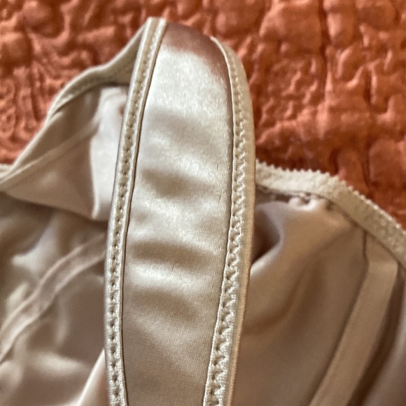 BALI 3562 Satin Tracing Full Figure Underwire Minimizer Full Coverage Bra 34DD - Picture 11 of 13